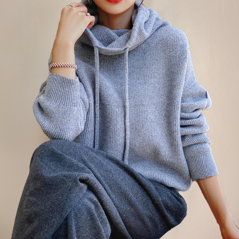 Fee | Cozy Hooded Pullover Style